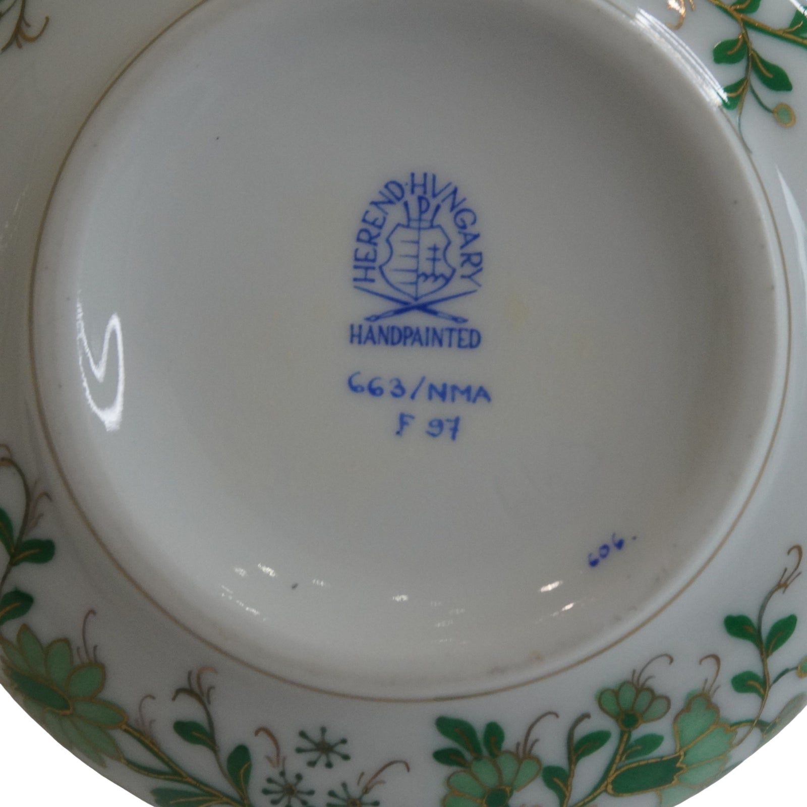 Herend Indian Basket Green (Fleurs des Indes) Hand Painted Lidded Sugar Bowl #663, Rose Finial