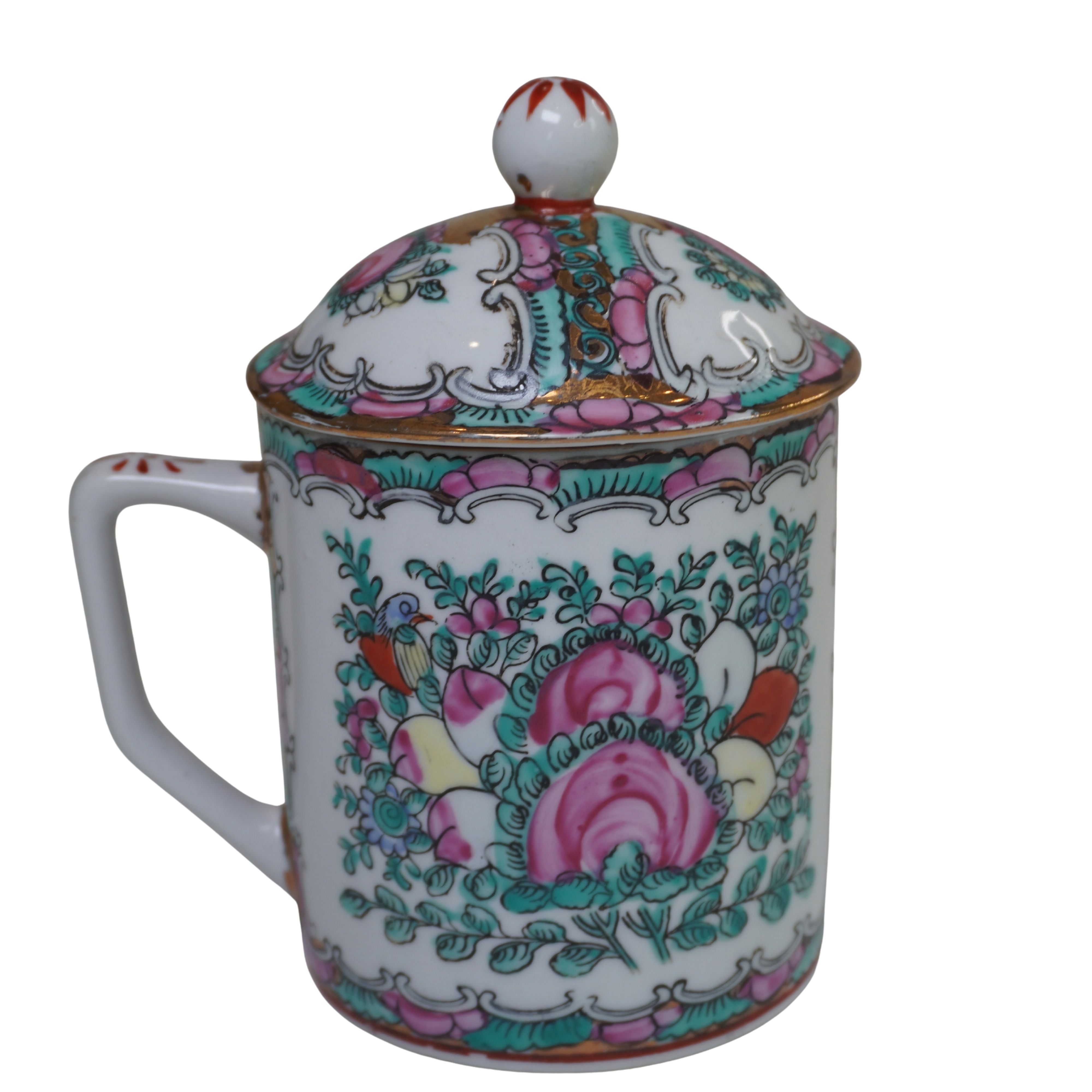 Chinese Rose Mandarin Famille Rose Lidded Tea Mug, Hand-Painted Figural Scene, Gold Accents